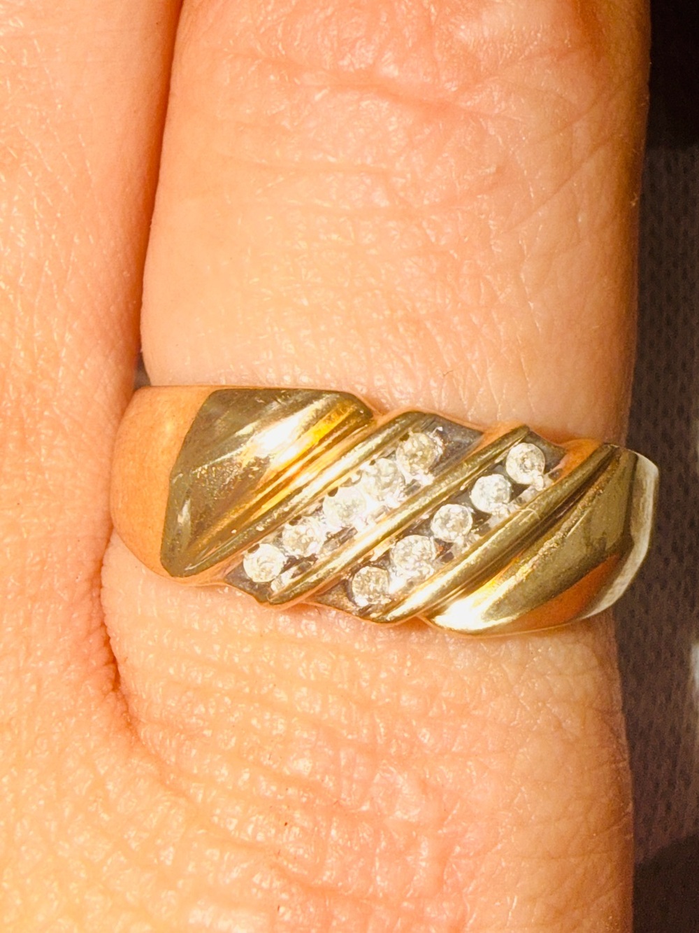 ✨ Men's 10kt Gold & Diamond Ring Sz10✨ - Picture 8 of 17